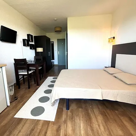 Climatise Avec Piscine, Balcon Et Parking, Proche Et Centre - Saint-florent - Fr-1-650-35 Апартаменты *